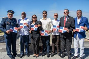 Rector ITSC participa en donación piezas museográficas al Museo Faro a Colón