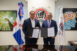 Superintendencia de Electricidad y el instituto Técnico Superior Comunitario firman acuerdo de colaboración