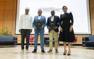 Rector del ITSC resalta impacto de tecnologías y redes sociales en Cumbre Internacional de Innovación Gubernamental y Estrategias Electorales
