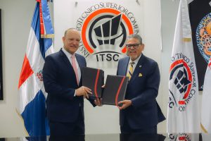 ITSC firma convenio interinstitucional con PROINDUSTRIA
