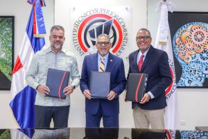 Estudiantes de Gastronomía del ITSC accederán a pasantías con FUCRECO y A&B MASTERS
