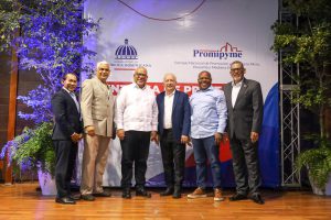 Rector del ITSC es invitado a la entrega de Préstamos PROMIPYME en San Luis.