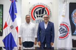 El Instituto Técnico Superior Comunitario recibe visita del INPOSDOM