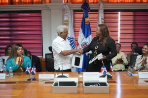 ITSC recibe donación de cuatro mil tablets de parte del CEA-CORDE