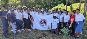 Estudiantes ITSC participan en jornada de saneamiento y siembra en el Parque Ecológico San Isidro