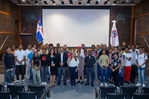 ITSC presenta nuevas carreras Semiconductores y Diseño Industrial a líderes comunitarios y estudiantes