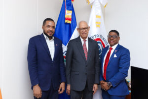 Rector ITSC recibe visita de funcionarios de INDOTEL