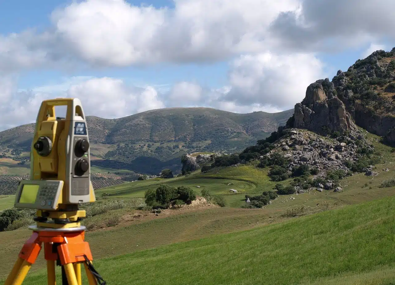 Técnico Superior en Geomática Aplicada Mención: Agrimensura